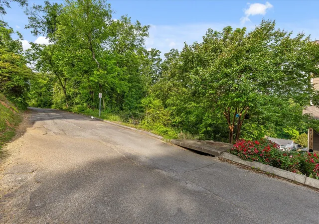 2nd image of 209 Thompson St, Chattanooga, TN 37405 | MLS# 1534275