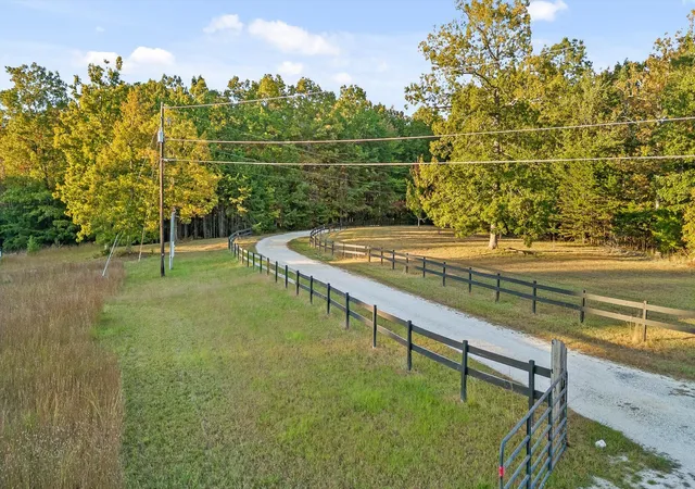 Photo 3 of Single family home for sale at 895 Hidden Brow Rd, Menlo, GA 30731 | MLS# 1533904 | Listing updated on 2026-09-08