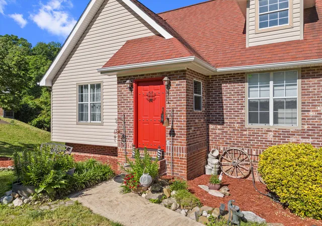 Photo 3 of Sale Pending at 6233 Hunter Valley Rd, Ooltewah, TN 37363 | MLS# 1533967 | Listing updated on 2026-09-25