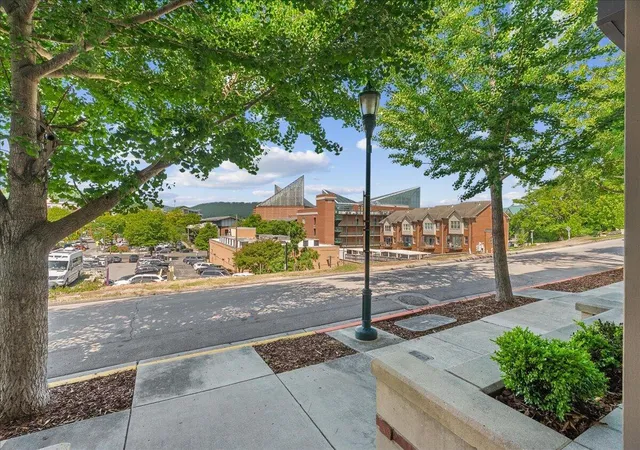 Homes for sale in Chattanooga, TN | 129 Walnut St, Chattanooga, TN 37403
