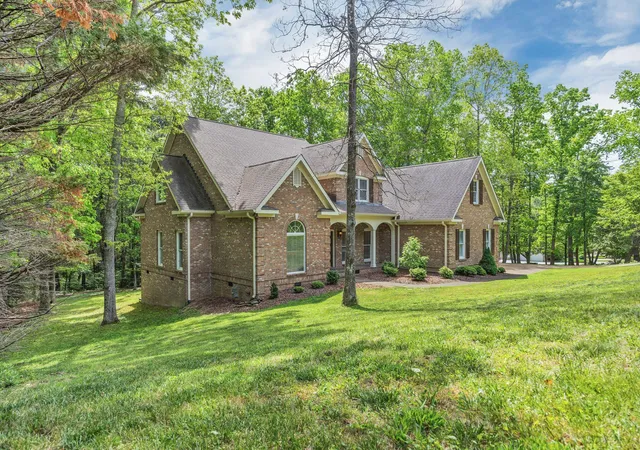 Homes for sale in Signal Mountain, TN | 308 Creekshire Dr, Signal Mountain, TN 37377 | MLS# 1534132