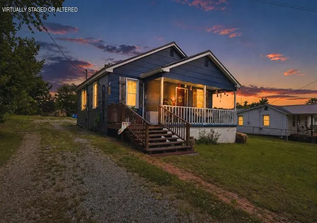 Homes for sale in Whitwell, TN | 180 N Walnut St, Whitwell, TN 37397 | MLS# 1534081
