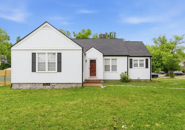 Homes for sale in Chattanooga, TN | 6133 E Brainerd Rd, Chattanooga, TN 37421 | MLS# 1534085