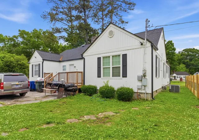 Homes for sale in Chattanooga, TN | 6133 E Brainerd Rd, Chattanooga, TN 37421 | MLS# 1534085