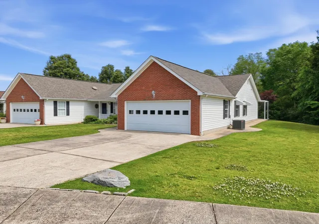 Homes for sale in Rossville, GA | 146 Flagstone Dr, Rossville, GA 30741 | MLS# 1534261