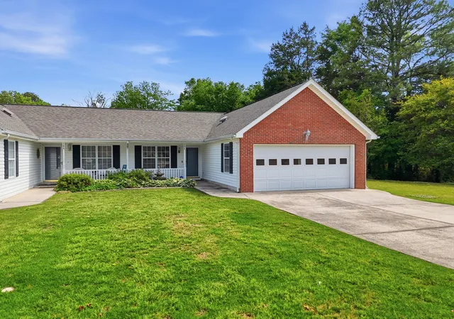 Homes for sale in Rossville, GA | 146 Flagstone Dr, Rossville, GA 30741 | MLS# 1534261