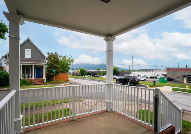 Homes for sale in Chattanooga, TN | 515 E 18th St, Chattanooga, TN 37408 | MLS# 1535408