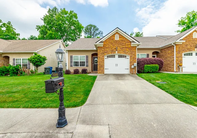 Photo 2 of Townhouse for sale at 7548 Magnolia Leaf Ln, Chattanooga, TN 37421 | MLS# 1534303 | Listing updated on 2026-10-05