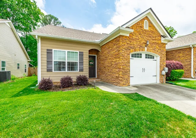 Photo 3 of Townhouse for sale at 7548 Magnolia Leaf Ln, Chattanooga, TN 37421 | MLS# 1534303 | Listing updated on 2026-10-05