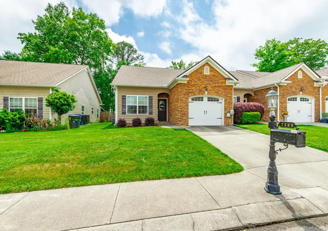 Photo 3 of Townhouse for sale at 7548 Magnolia Leaf Ln, Chattanooga, TN 37421 | MLS# 1534303 | Listing updated on 2026-10-05