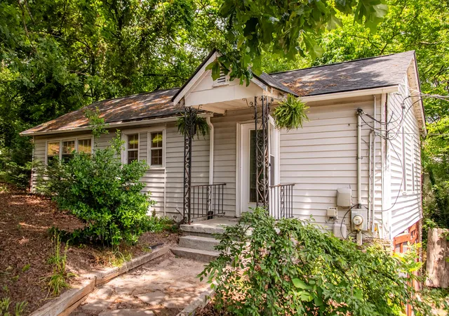 Homes for sale in Chattanooga, TN | 811 Poindexter Ave, Chattanooga, TN 37412 | MLS# 1534349