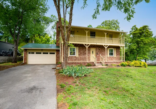 Photo 2 of Sale Pending at 1319 Highcrest Dr, Hixson, TN 37343 | MLS# 1534485 | Listing updated on 2026-09-05