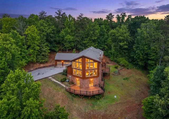 1st image of 826 Clearview Dr, Ringgold, GA 30736 | MLS# 1534389