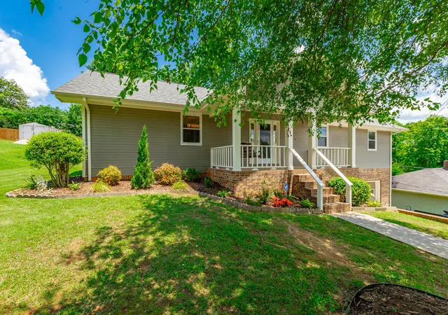 Photo 2 of Sale Pending at 9111 Hundley Rd, Chattanooga, TN 37416 | MLS# 1536690 | Listing updated on 2026-08-28