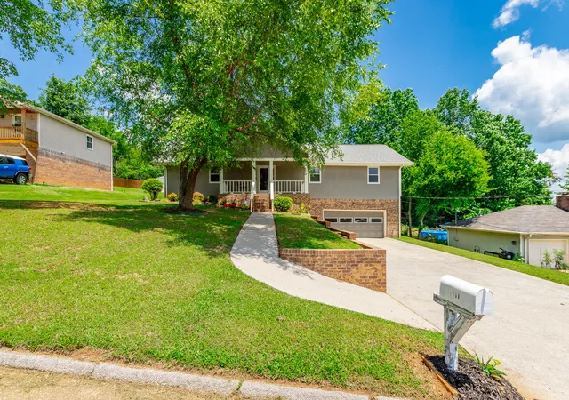 Photo 2 of Sale Pending at 9111 Hundley Rd, Chattanooga, TN 37416 | MLS# 1536690 | Listing updated on 2026-08-28