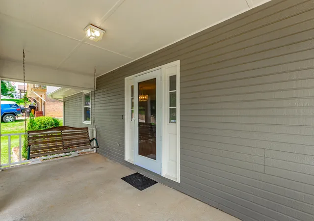 Photo 3 of Sale Pending at 9111 Hundley Rd, Chattanooga, TN 37416 | MLS# 1536690 | Listing updated on 2026-08-28