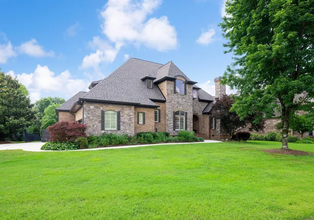 Homes for sale in Chattanooga, TN | 1299 Quiet Pond Dr, Chattanooga, TN 37415 | MLS# 1536673