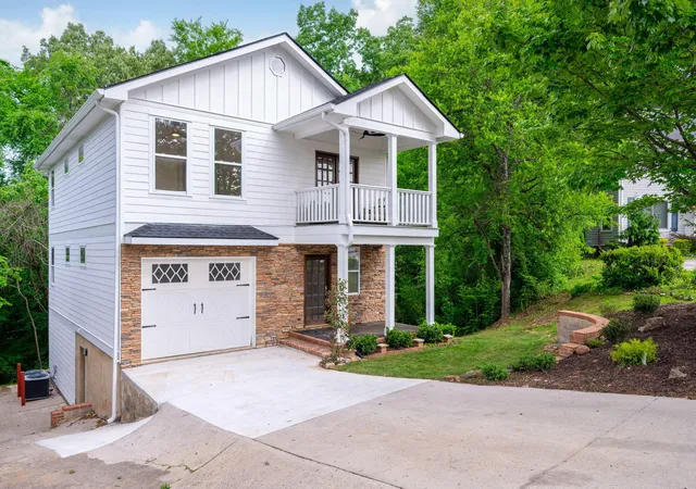 Homes for sale in Chattanooga, TN | 919 Forest Ave, Chattanooga, TN 37405 | MLS# 1534488