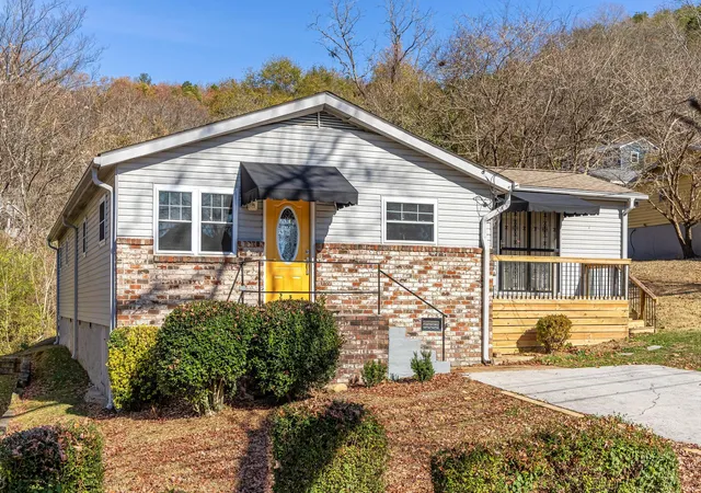 Homes for sale in Chattanooga, TN | 1313 W 46th St, Chattanooga, TN 37409 | MLS# 1534591