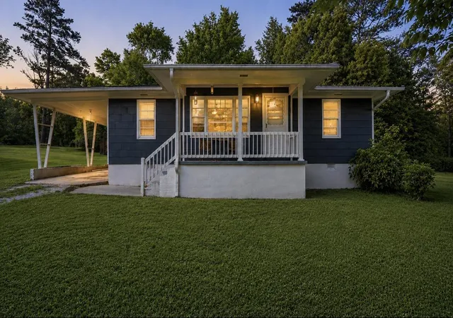 Homes for sale in La Fayette, GA | 92 W Morgan St, La Fayette, GA 30728 | MLS# 1534701