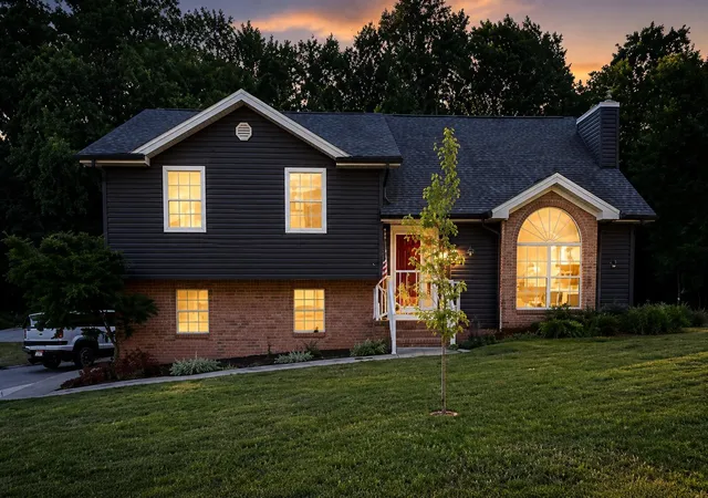 Homes for sale in Ringgold, GA | 533 Middle View Dr, Ringgold, GA 30736 | MLS# 1534657