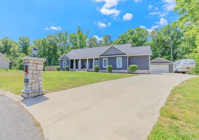 Photo 3 of Single family home for sale at 215 Red Oak Ridge Dr, Chickamauga, GA 30707 | MLS# 1534644 | Listing updated on 2026-09-09