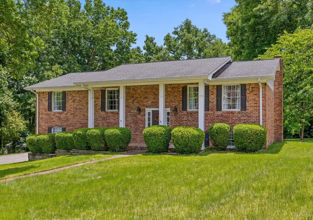 Single family home for sale at 8611 Clearwood Rd, Chattanooga, TN 37421 | MLS# 1534785