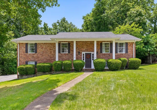 Photo 2 of Single family home for sale at 8611 Clearwood Rd, Chattanooga, TN 37421 | MLS# 1534785 | Listing updated on 2026-09-17
