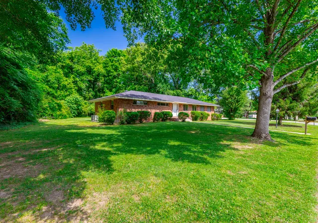 Photo 3 of Sale Pending at 1401 Fred Will Cir, Chattanooga, TN 37411 | MLS# 1534811 | Listing updated on 2026-06-28