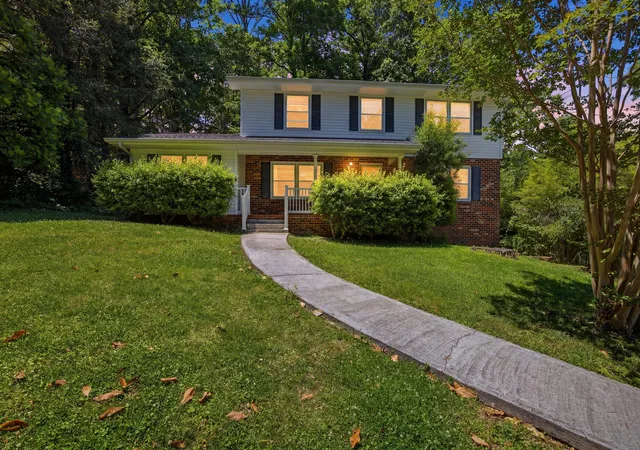 Homes for sale in Signal Mountain, TN | 1311 Brockton Dr, Signal Mountain, TN 37377 | MLS# 1535100