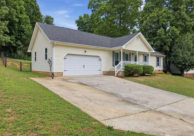 Homes for sale in Soddy Daisy, TN | 10123 Bear Trail Dr, Soddy Daisy, TN 37379 | MLS# 1535281