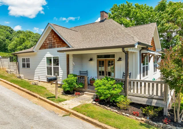 Homes for sale in Chattanooga, TN | 1721 W 39th St, Chattanooga, TN 37409 | MLS# 1535120