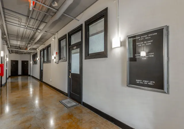 2nd image of 1301 Market St, Chattanooga, TN 37402