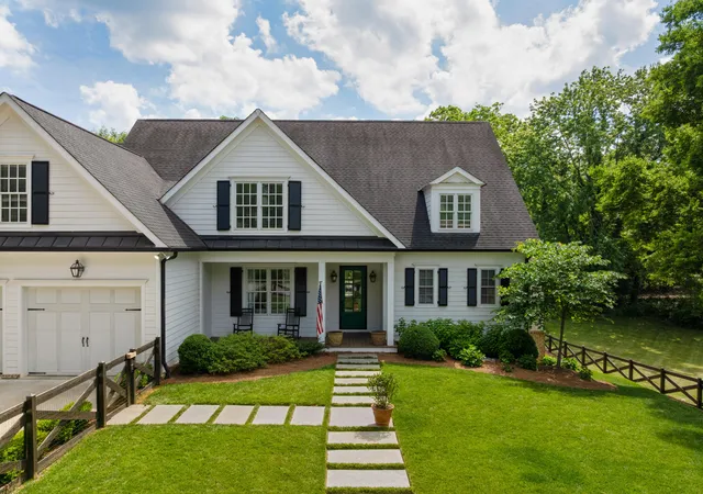 Homes for sale in Lookout Mountain, TN | 114 Lyerly St, Lookout Mountain, TN 37350 | MLS# 1535232