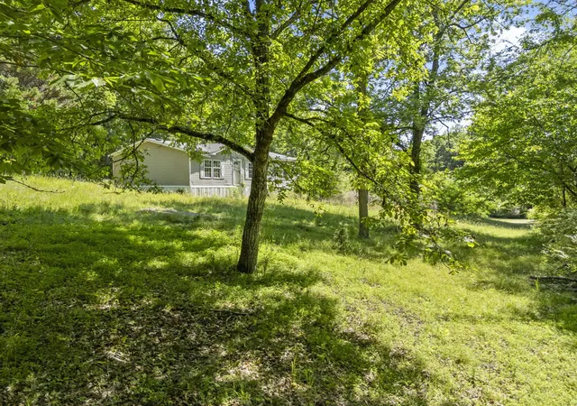 Photo 4 of House for sale at 11021 Hixson Pike, Soddy Daisy, TN 37379 | MLS# 1535096 | Listing updated on 2026-06-22