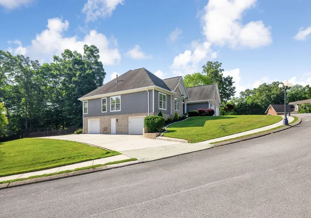Photo 4 of Sale Pending at 1066 Cody Ln, Soddy Daisy, TN 37379 | MLS# 1535115 | Listing updated on 2026-07-14