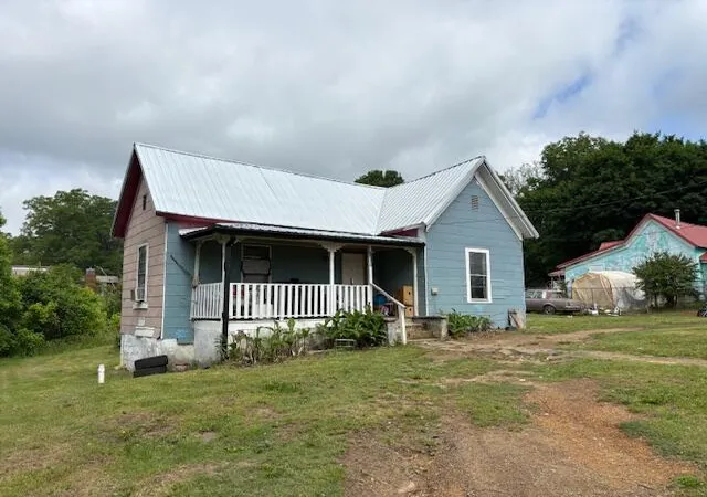 Photo 2 of Single family home for sale at 202 Daugherty St, La Fayette, GA 30728 | MLS# 1537483 | Listing updated on 2026-06-25