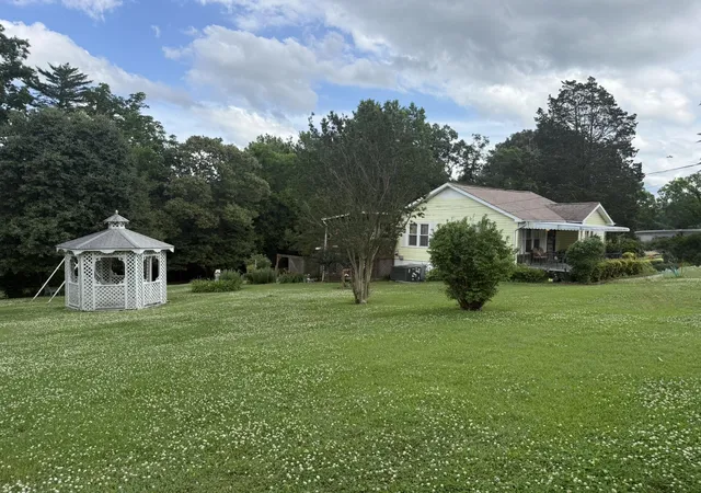 Photo 3 of Sale Pending at 8 Elizabeth St, Rossville, GA 30741 | MLS# 1535467 | Listing updated on 2026-06-13