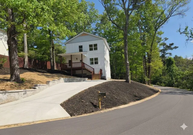 Single family home for sale at 708 East Ave, Chattanooga, TN 37411 | MLS# 1535431 | Listing updated on 2026-07-28