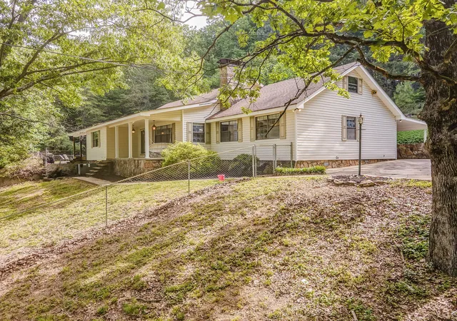 Homes for sale in Tunnel Hill, GA | 422 Bonifacious Rd, Tunnel Hill, GA 30755 | MLS# 1535442