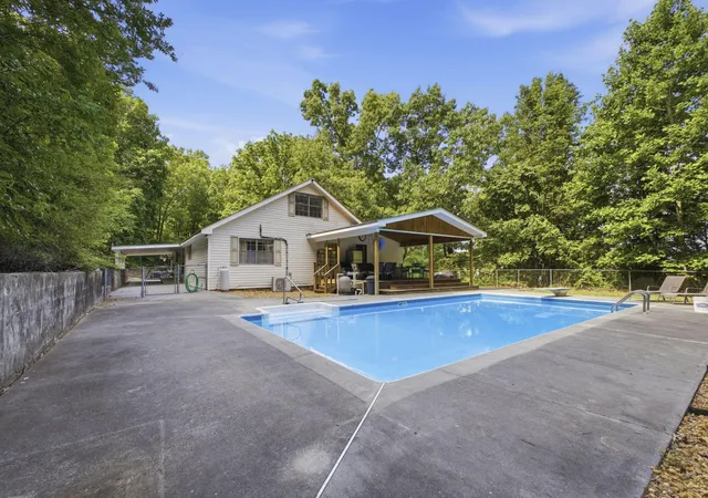 Homes for sale in Tunnel Hill, GA | 422 Bonifacious Rd, Tunnel Hill, GA 30755 | MLS# 1535442