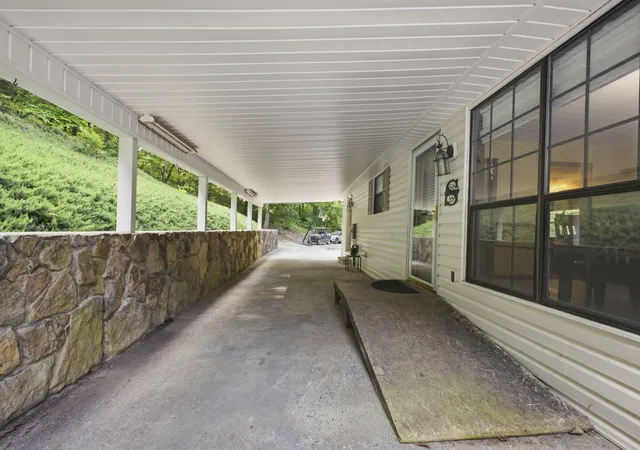 Homes for sale in Tunnel Hill, GA | 422 Bonifacious Rd, Tunnel Hill, GA 30755 | MLS# 1535442