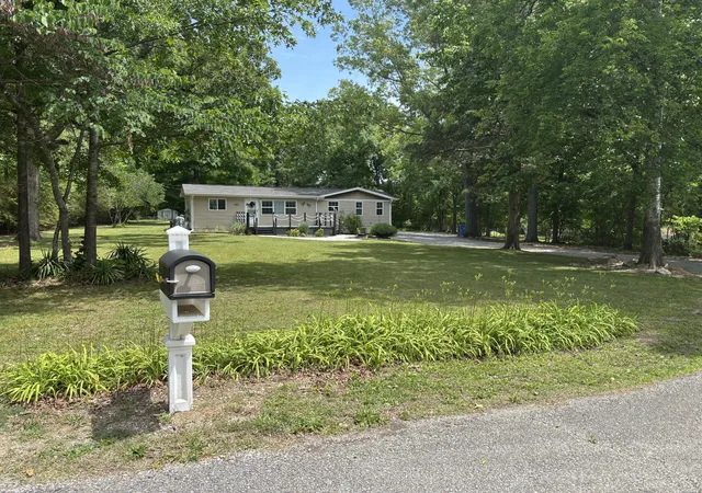 Photo 3 of Single family home for sale at 8129 Bermerwood Dr, Chattanooga, TN 37421 | MLS# 1535343 | Listing updated on 2026-08-26