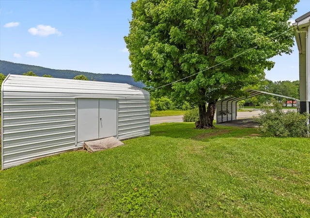 Homes for sale in Whitwell, TN | 945 N Maple St, Whitwell, TN 37397 | MLS# 1536518