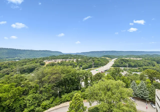 Homes for sale in Chattanooga, TN | 1131 Stringers Ridge Road, Chattanooga, TN 37405 | Houzeo