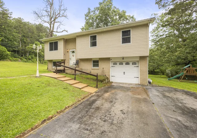Photo 2 of Single family home for sale at 1076 Carol Jean Trl #22, Hixson, TN 37343 | MLS# 1535958 | Listing updated on 2026-09-21