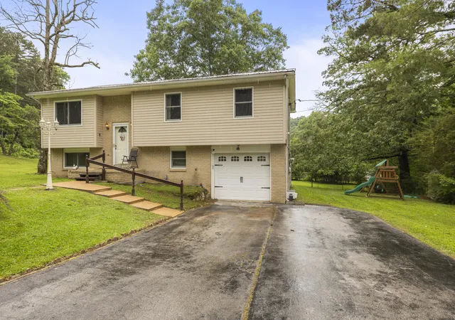 Photo 3 of Single family home for sale at 1076 Carol Jean Trl #22, Hixson, TN 37343 | MLS# 1535958 | Listing updated on 2026-09-21
