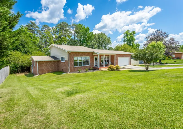 Homes for sale in Chattanooga, TN | 1834 Skyline Dr, Chattanooga, TN 37421 | MLS# 1535505