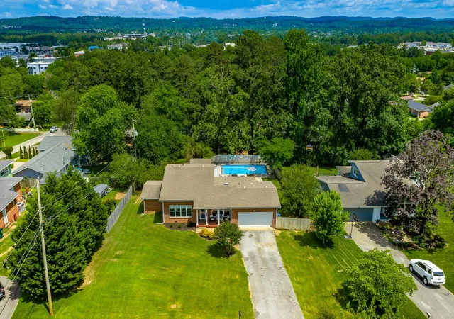 Homes for sale in Chattanooga, TN | 1834 Skyline Dr, Chattanooga, TN 37421 | MLS# 1535505