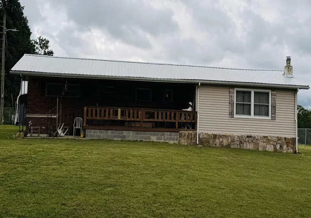 Homes for sale in Soddy Daisy, TN | 2524 Young Rd, Soddy Daisy, TN 37379 | MLS# 1535480